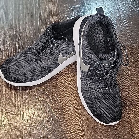 Nike Roshe Training Running Sneaker - Picture 8 of 13